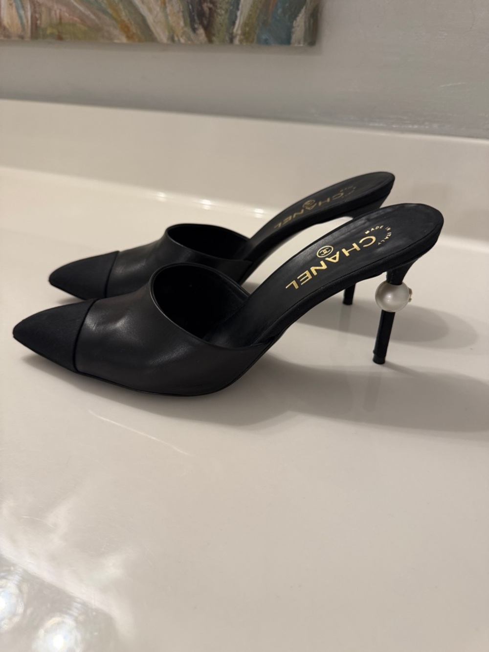 CHANEL Interlocking CC logo Black Leather Pointed-Toe Pearl-Accent Mule Heels